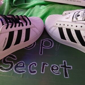 Adidas superstar size 9 womens